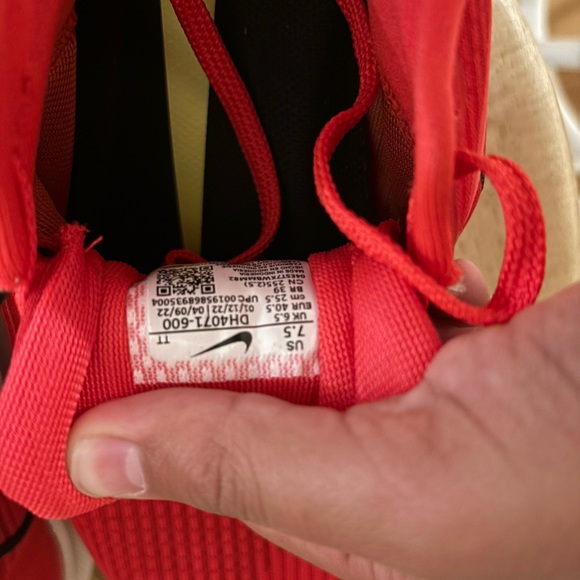 Nike running shoes size 7.5 mens - Picture 8 of 8